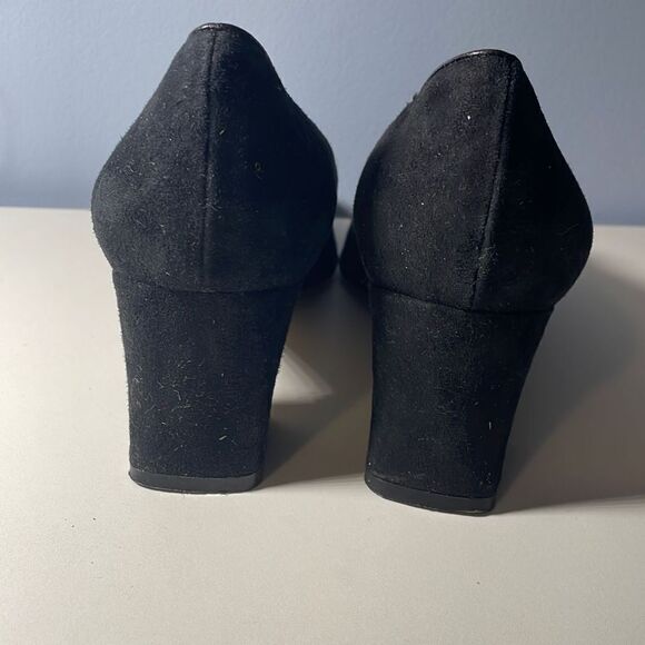 Ann Taylor Black Suede Slip On Block Heels Size 9 - Picture 8 of 9